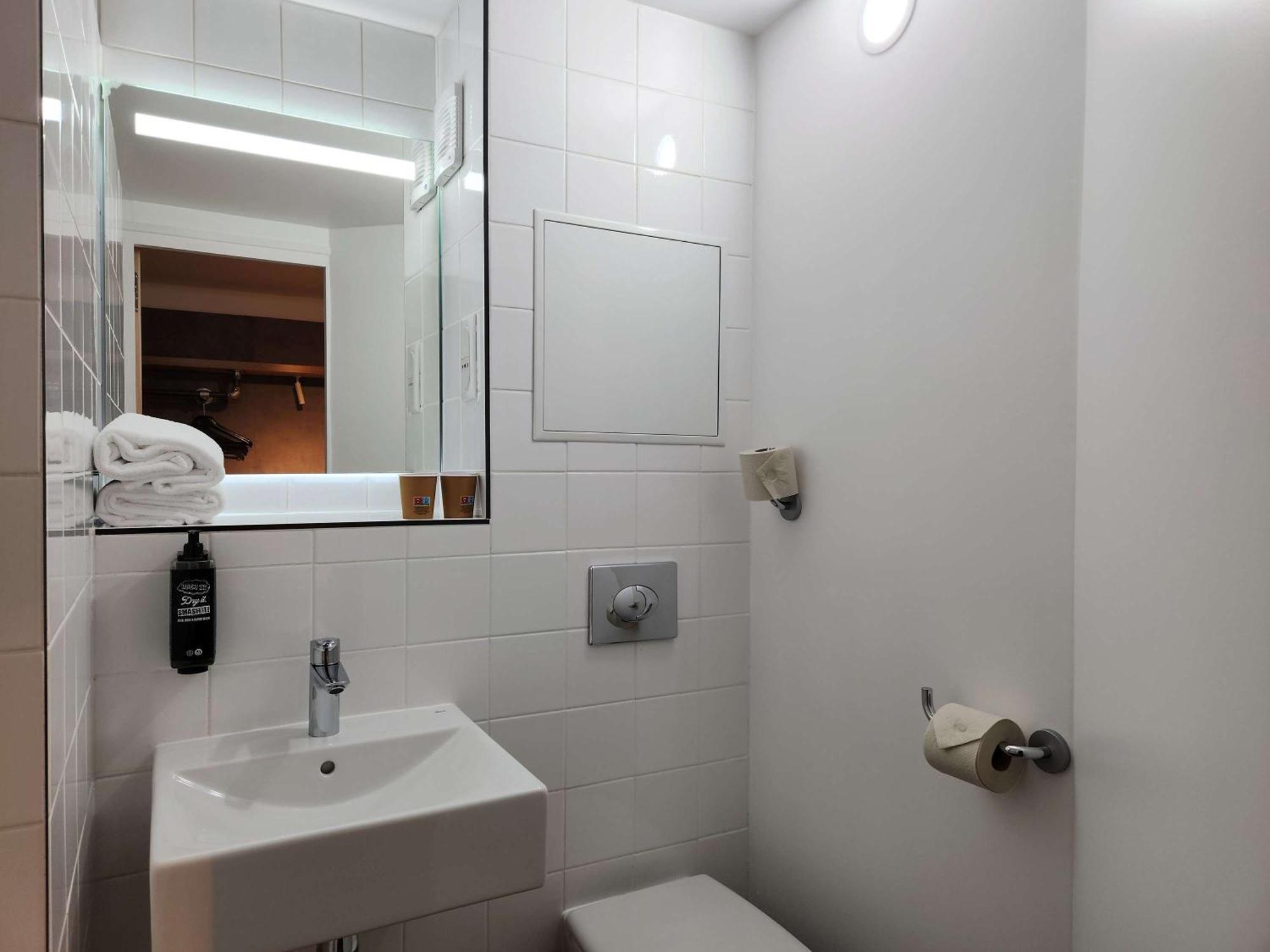 Ibis Budget Chambourcy Saint Germain Exterior photo