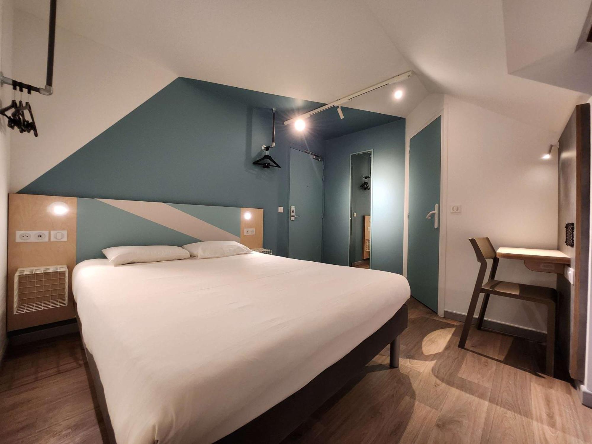 Ibis Budget Chambourcy Saint Germain Exterior photo